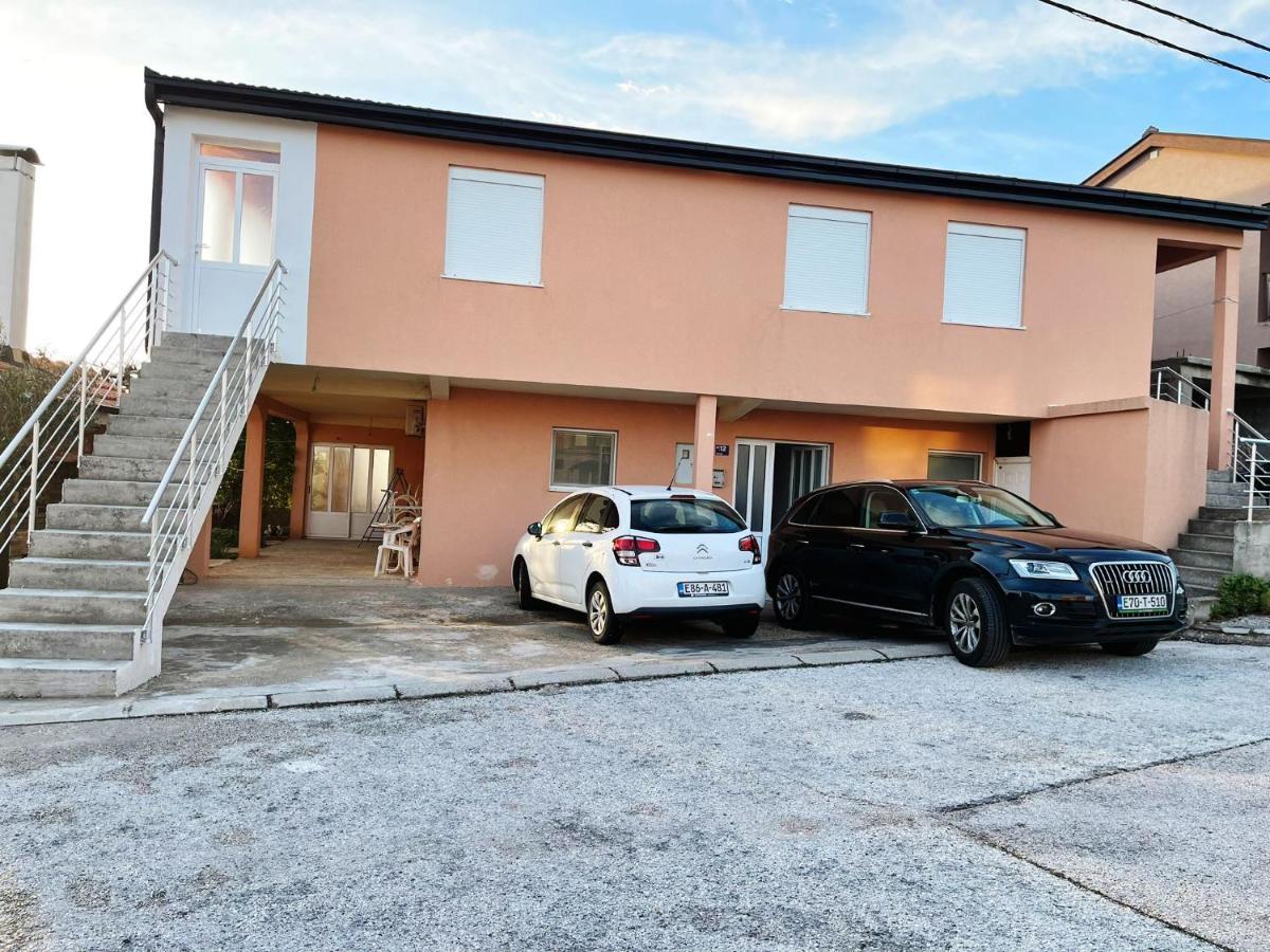 Apartmani Zuti Neum Esterno foto