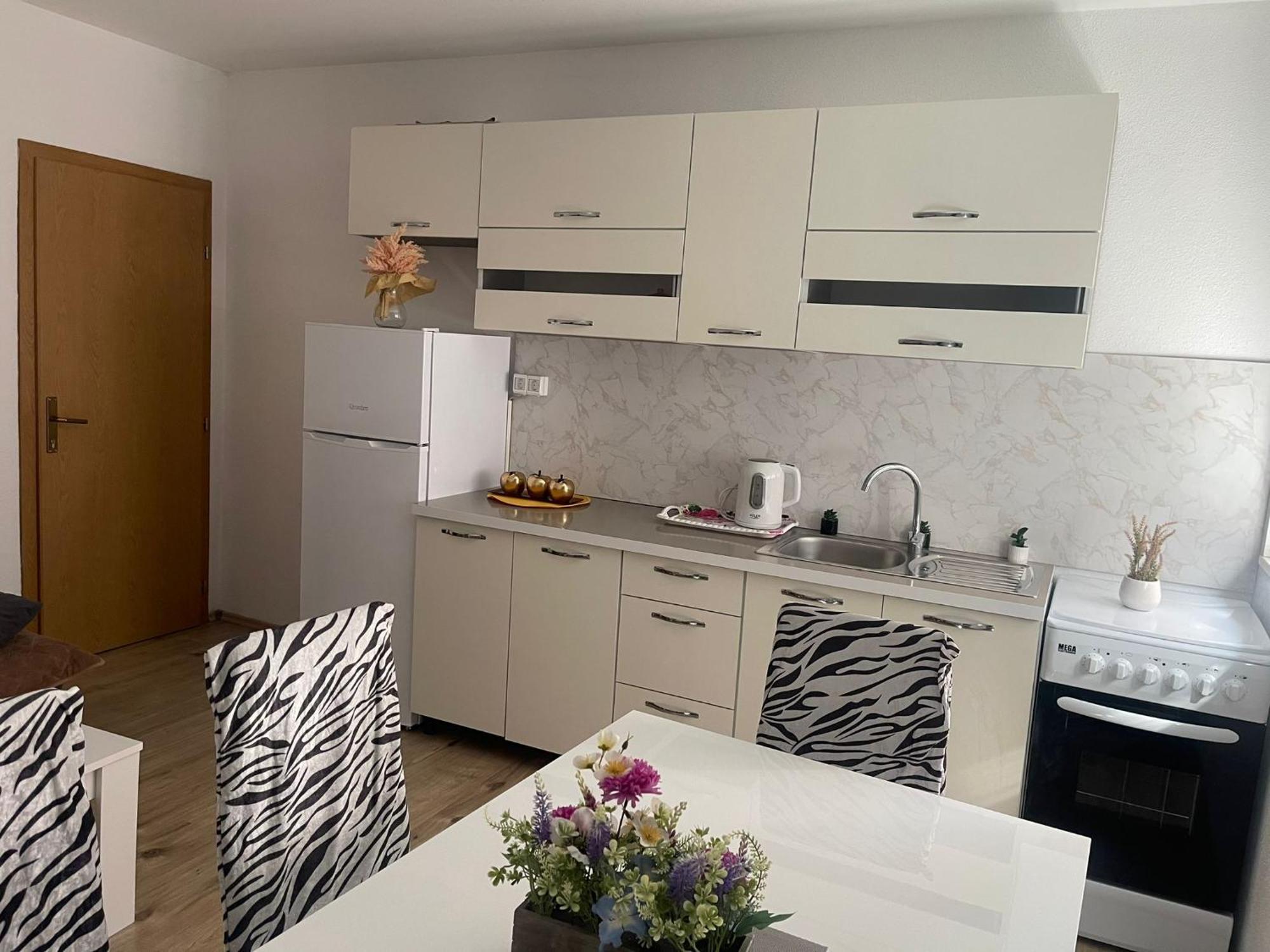 Apartmani Zuti Neum Esterno foto